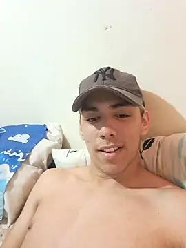 Snapshot of arturo__butera chatting on 12/01/25, 03:44 arturo butera online show from 12/01/25, 03:44