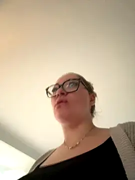 Snapshot of mellixxa chatting on 12/04/25, 02:48 mellixxa online show from 12/04/25, 02:48