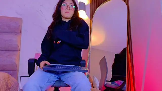 Mia Cullen online show from 02/05/26, 11:48