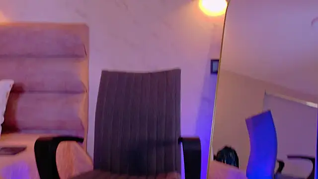 Mia Cullen online show from 02/12/26, 12:33