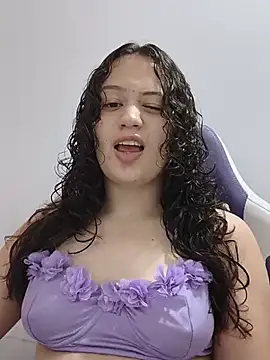 Snapshot of Alana_444 chatting on 05/22/26, 04:08 Alana 444 online show from 05/22/26, 04:08