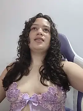 Snapshot of Alana_444 chatting on 05/26/26, 03:46 Alana 444 online show from 05/26/26, 03:46