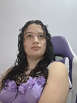 Snapshot of Alana_444 chatting on 05/27/26, 03:36 Alana 444 online show from 05/27/26, 03:36