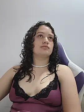 Snapshot of Alana_444 chatting on 06/26/26, 03:00 Alana 444 online show from 06/26/26, 03:00