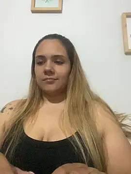 LoreinnFox online show from 04/25/26, 04:04