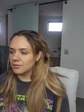 LoreinnFox online show from 04/28/26, 10:04