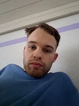 Snapshot of Patrick862001 chatting on 11/30/25, 02:43 Patrick862001 online show from 11/30/25, 02:43