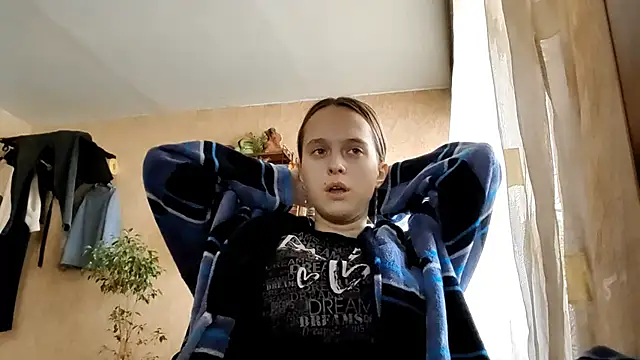 SophieHazely online show from 12/15/25, 05:44