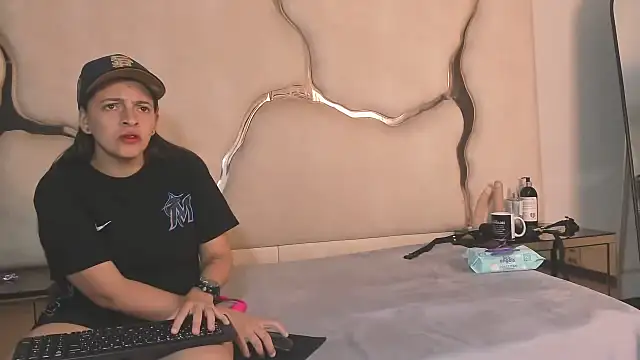 Snapshot of Alyssa_Noah chatting on 03/06/26, 03:03 Alyssa Noah online show from 03/06/26, 03:03