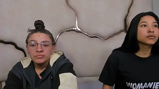 Snapshot of Alyssa_Noah chatting on 03/19/26, 03:21 Alyssa Noah online show from 03/19/26, 03:21