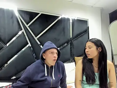 Snapshot of Alyssa_Noah chatting on 04/05/26, 02:53 Alyssa Noah online show from 04/05/26, 02:53