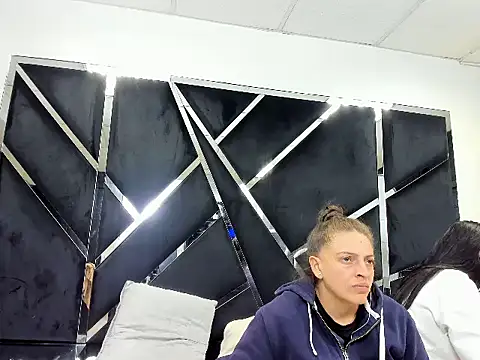 Snapshot of Alyssa_Noah chatting on 04/06/26, 03:48 Alyssa Noah online show from 04/06/26, 03:48