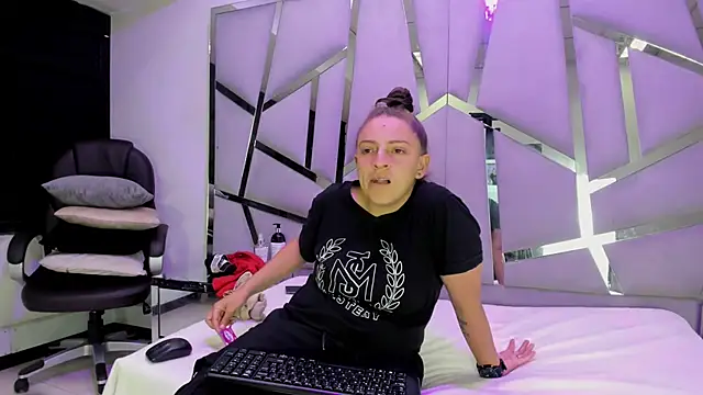 Snapshot of Alyssa_Noah chatting on 04/08/26, 03:17 Alyssa Noah online show from 04/08/26, 03:17