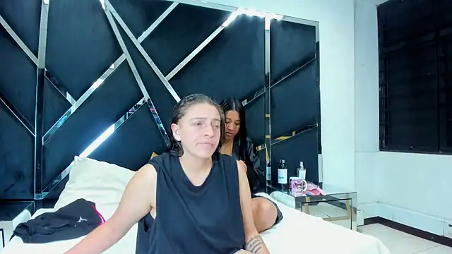 Snapshot of Alyssa_Noah chatting on 04/12/26, 03:44 Alyssa Noah online show from 04/12/26, 03:44