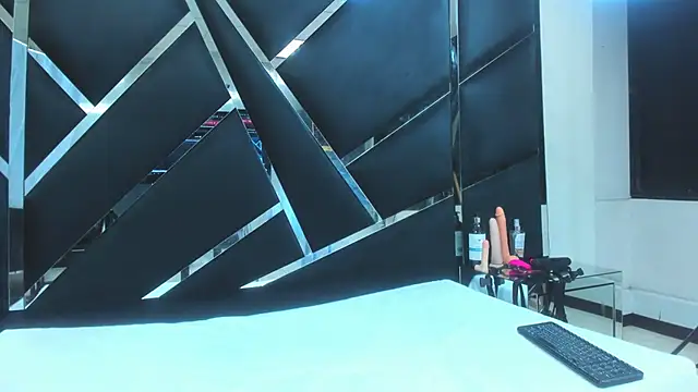 Snapshot of Alyssa_Noah chatting on 04/15/26, 03:02 Alyssa Noah online show from 04/15/26, 03:02