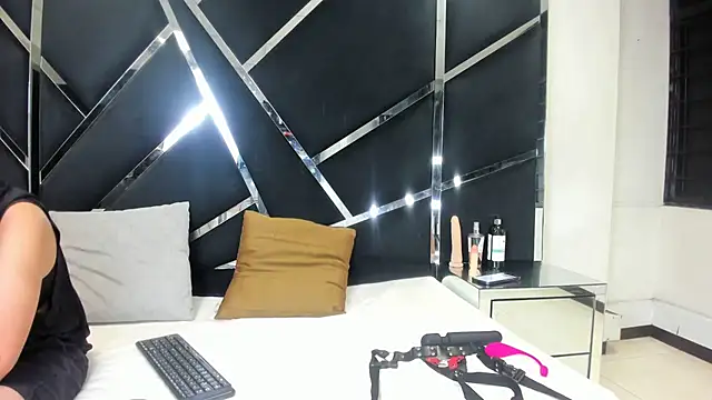 Snapshot of Alyssa_Noah chatting on 04/16/26, 02:34 Alyssa Noah online show from 04/16/26, 02:34