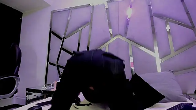 Snapshot of Alyssa_Noah chatting on 04/17/26, 05:10 Alyssa Noah online show from 04/17/26, 05:10