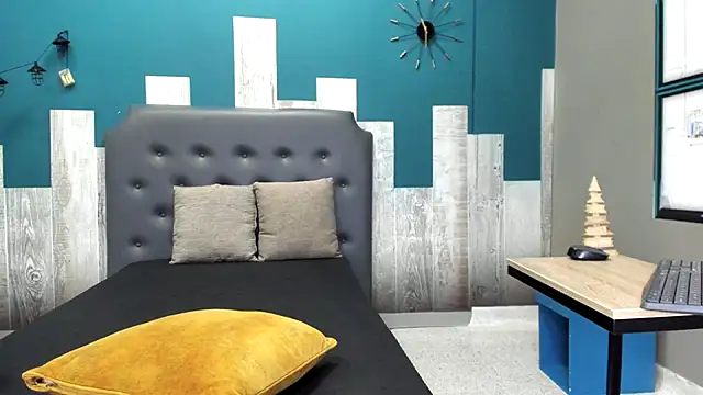 brian tattoo online show from 12/01/25, 12:43