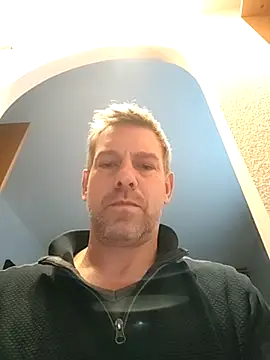 Snapshot of lorisaux chatting on 11/29/25, 03:37 lorisaux online show from 11/29/25, 03:37