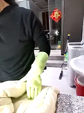 mimi2052 online show from 12/15/25, 12:59