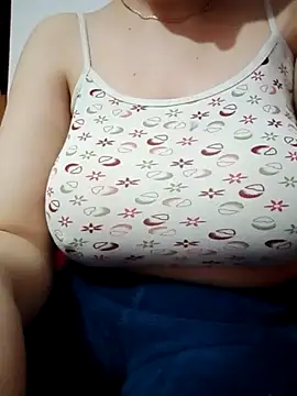 Snapshot of CuteBahar chatting on 12/01/25, 06:57 CuteBahar online show from 12/01/25, 06:57