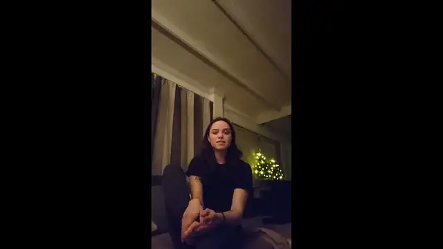 Denisxsxs online show from 12/17/25, 05:52