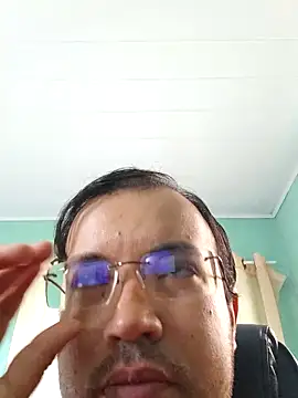 Snapshot of Silvakkfitk chatting on 03/21/26, 10:53 Silvakkfitk online show from 03/21/26, 10:53
