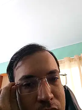 Snapshot of Silvakkfitk chatting on 03/25/26, 11:27 Silvakkfitk online show from 03/25/26, 11:27