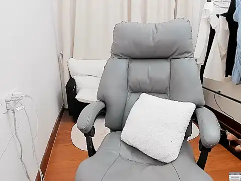 linlinjiang33 online show from 12/03/25, 02:30