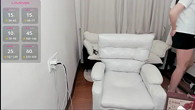 linlinjiang33 online show from 02/08/26, 10:07