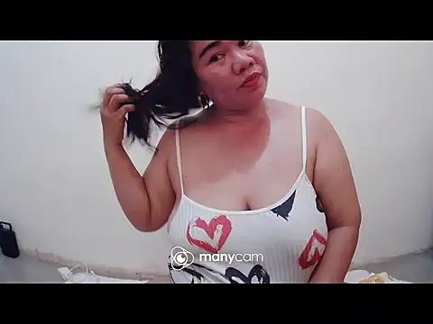 Snapshot of hottiemama69 chatting on 06/23/26, 12:41 hottiemama69 online show from 06/23/26, 12:41