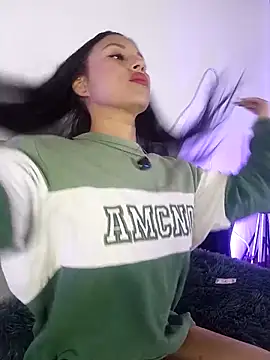 Snapshot of Taylor__Swiftt chatting on 03/21/26, 01:43 Taylor Swiftt online show from 03/21/26, 01:43