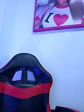 Snapshot of Taylor__Swiftt chatting on 04/23/26, 01:18 Taylor Swiftt online show from 04/23/26, 01:18