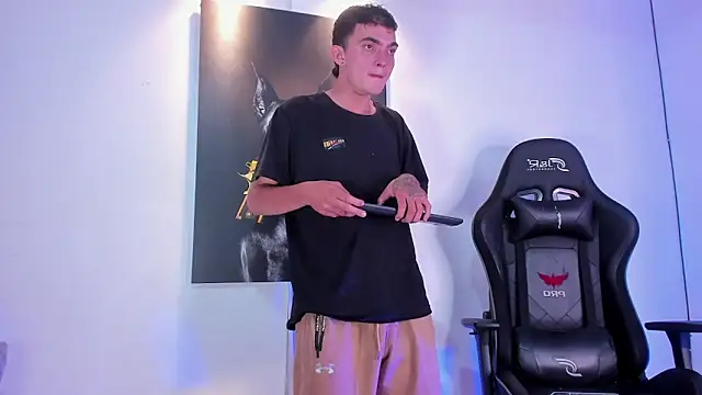 m0ntana777 online show from 11/29/25, 09:29