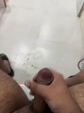 Snapshot of Noavacado_ chatting on 12/13/25, 08:14 Noavacado online show from 12/13/25, 08:14