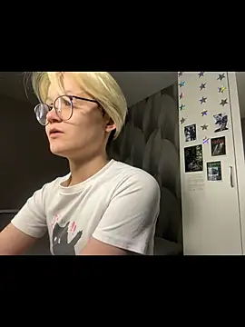 LunaDoreann online show from 12/03/25, 01:42