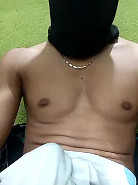 varunteen2001 online show from 11/28/25, 12:41