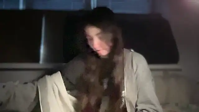 Snapshot of Aphr0ditee chatting on 01/17/26, 02:11 Aphr0ditee online show from 01/17/26, 02:11