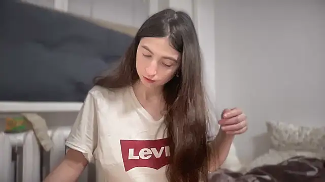 Snapshot of Aphr0ditee chatting on 02/22/26, 04:05 Aphr0ditee online show from 02/22/26, 04:05