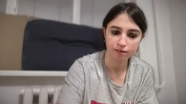 Snapshot of Aphr0ditee chatting on 03/04/26, 06:14 Aphr0ditee online show from 03/04/26, 06:14