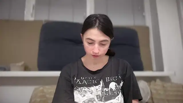 Snapshot of Aphr0ditee chatting on 03/15/26, 08:37 Aphr0ditee online show from 03/15/26, 08:37