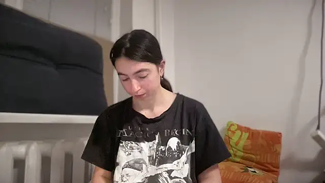 Snapshot of Aphr0ditee chatting on 03/16/26, 08:24 Aphr0ditee online show from 03/16/26, 08:24