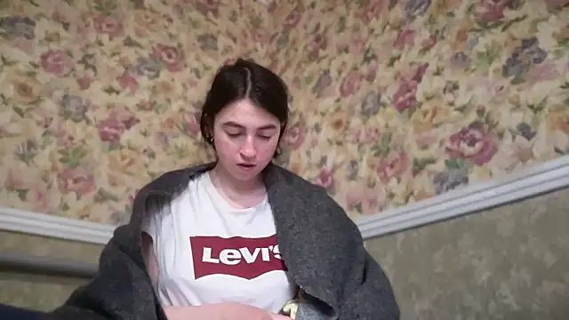 Snapshot of Aphr0ditee chatting on 04/11/26, 08:07 Aphr0ditee online show from 04/11/26, 08:07