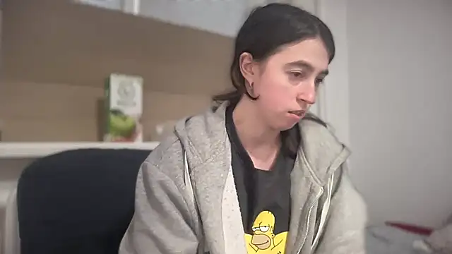 Snapshot of Aphr0ditee chatting on 04/21/26, 02:45 Aphr0ditee online show from 04/21/26, 02:45