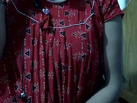 Snapshot of Hot_Princess2000 chatting on 12/04/25, 07:06 Hot Princess2000 online show from 12/04/25, 07:06