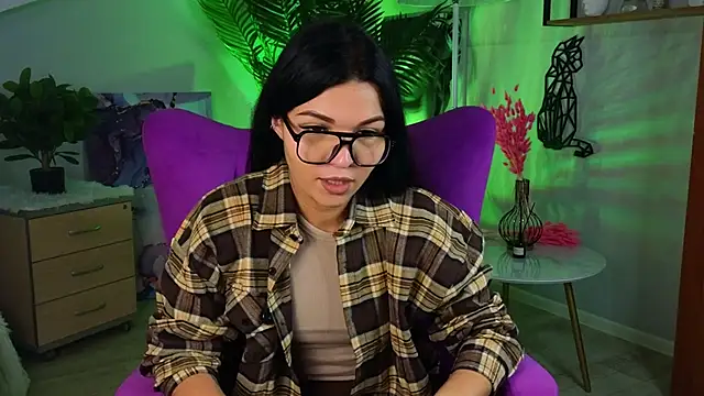 Snapshot of LulaMazzeo chatting on 12/01/25, 08:52 LulaMazzeo online show from 12/01/25, 08:52