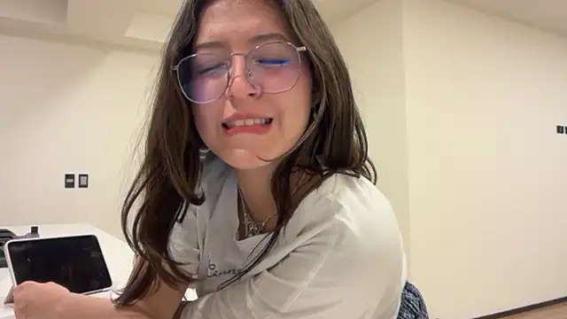 Snapshot of Alicatcua_ chatting on 06/23/26, 01:58 Alicatcua online show from 06/23/26, 01:58