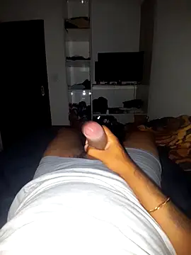 Snapshot of marco_Anthony75 chatting on 12/04/25, 03:27 marco Anthony75 online show from 12/04/25, 03:27