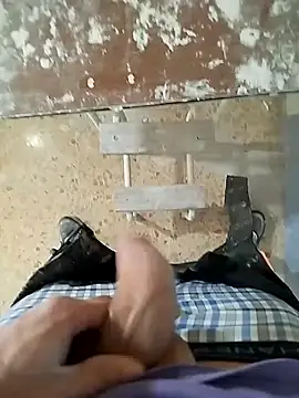 Snapshot of nofaceloverss chatting on 11/28/25, 02:31 nofaceloverss online show from 11/28/25, 02:31