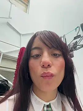 Mia fiire online show from 04/15/26, 07:58